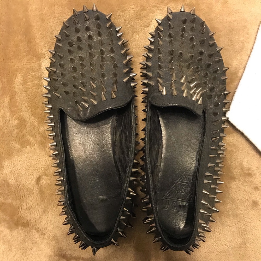 UNIF Hellraiser flats